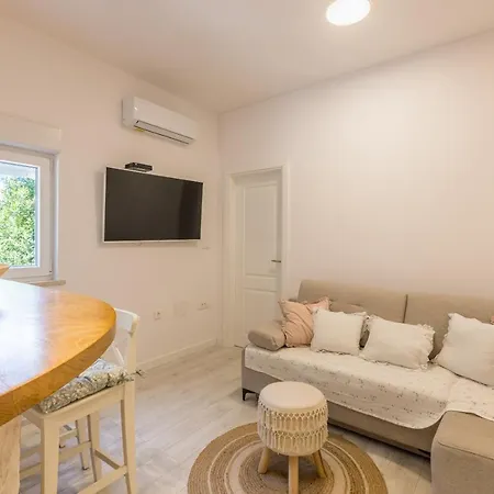 Διαμέρισμα Milla *